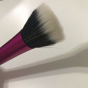 Real Techniques stippling Brush